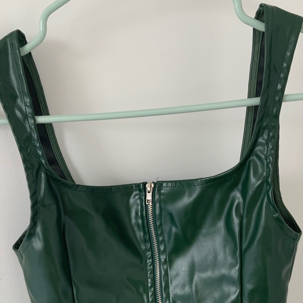 Brand New Green Zipper Top - Picture 2 of 5